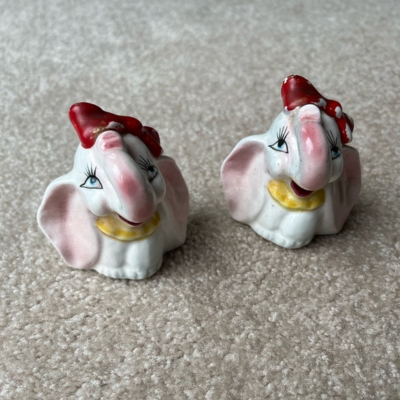 Other - Pair of Vintage Kitschy Ceramic Elephant Salt and Pepper Holders